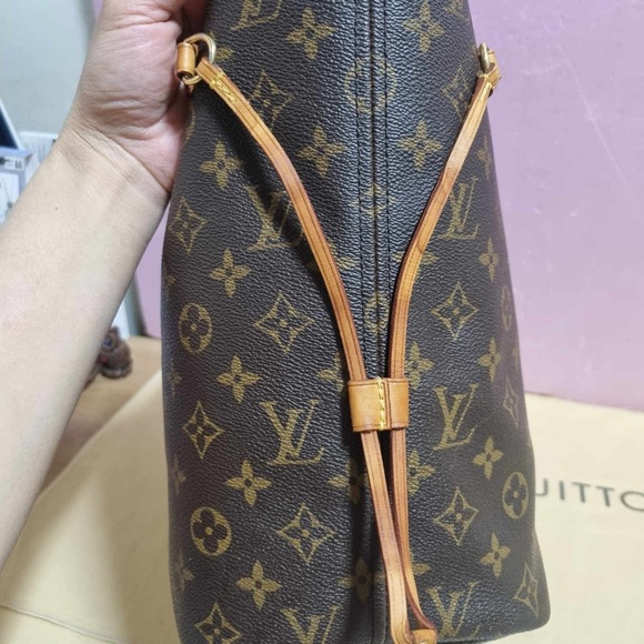 Authentic Neverfull MM - Picture 11 of 15